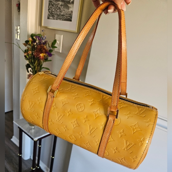 Louis Vuitton Papillion Vernis bag - Picture 4 of 12